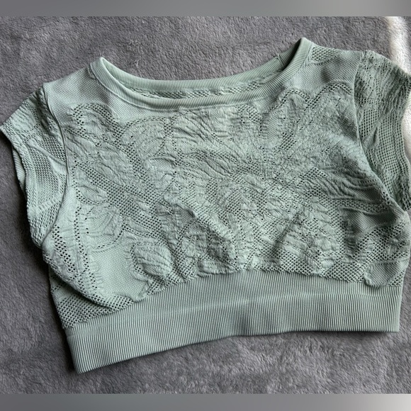 Urban Outfitters Out From Under M/L Sage Green Lace stretch crop - Picture 2 of 3